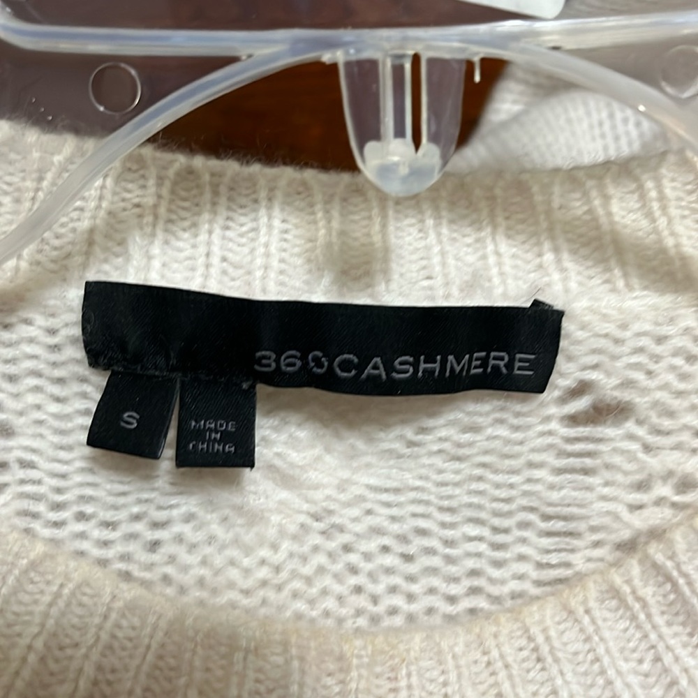 360 Cashmere - Picture 2 of 8